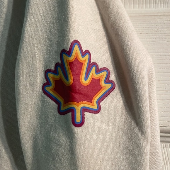 Roots Rainbow Logo Crew Neck - Picture 2 of 4